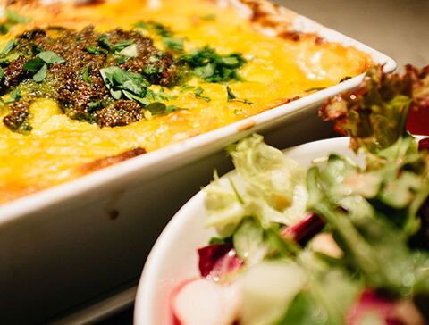 Lasagne und Salat von Philipp Wanke