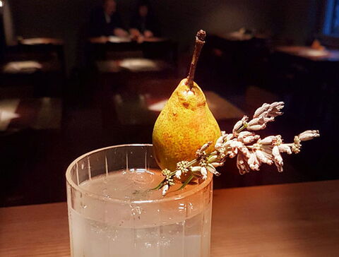 Frische Drinks aus der Wohnküche